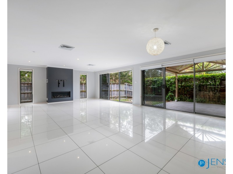 9 Damper Avenue, Beaumont Hills NSW 2155