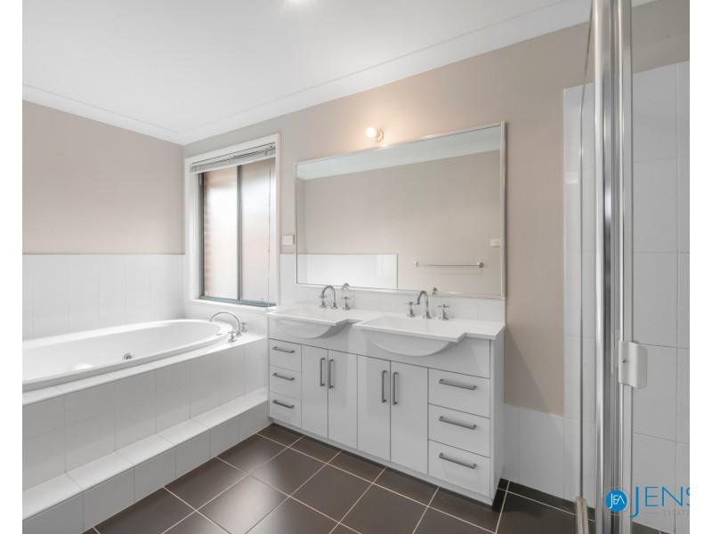 9 Damper Avenue, Beaumont Hills NSW 2155