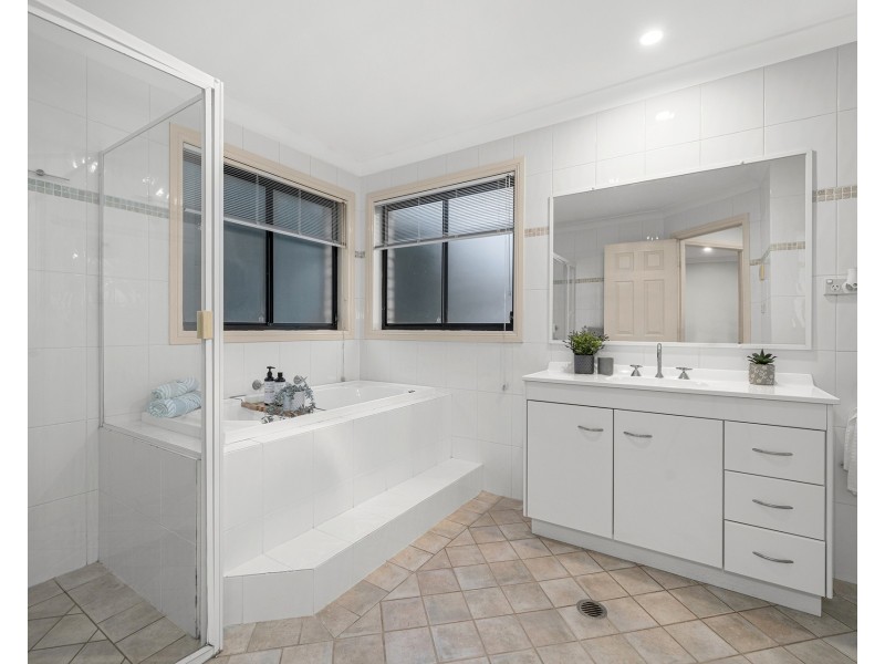 2 Mangalore Drive, Winston Hills NSW 2153