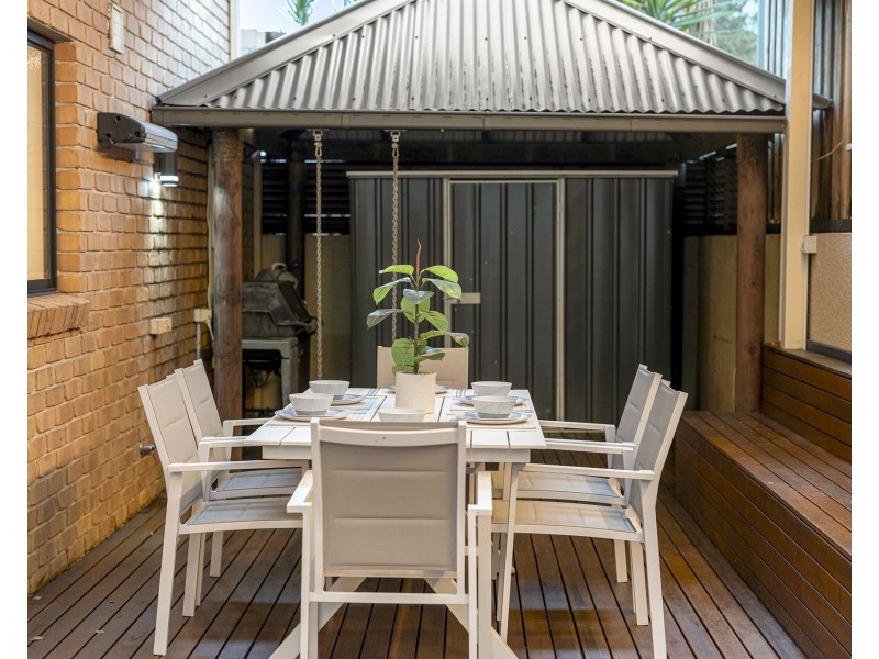 2 Mangalore Drive, Winston Hills NSW 2153