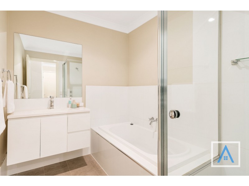 7 Richards Loop, Oran Park NSW 2570