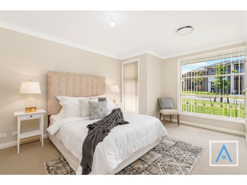 7 Richards Loop, Oran Park NSW 2570