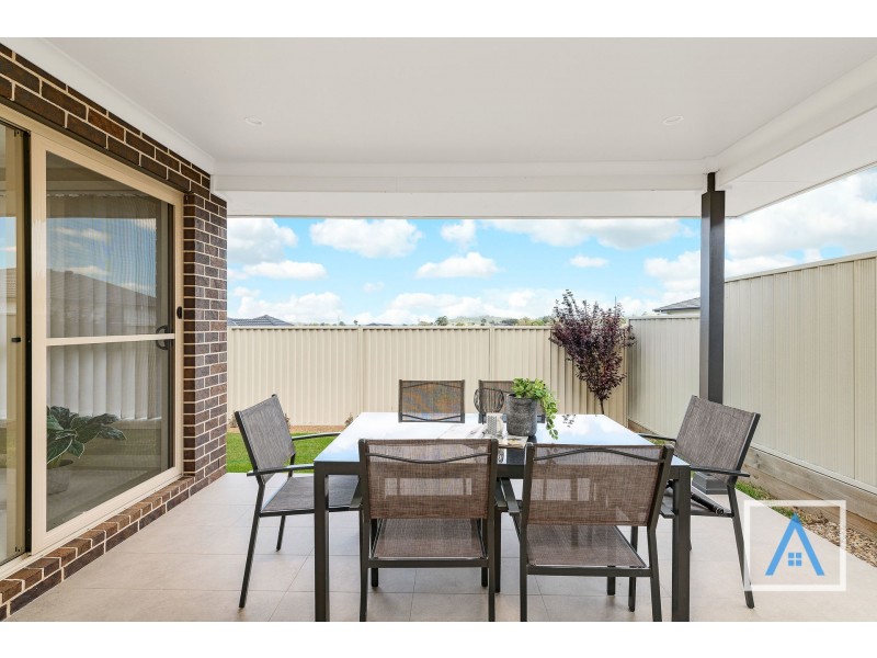 7 Richards Loop, Oran Park NSW 2570