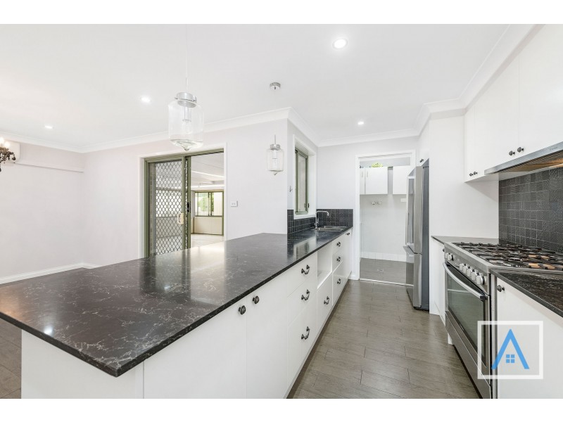 13 Gunn Place, St Helens Park NSW 2560