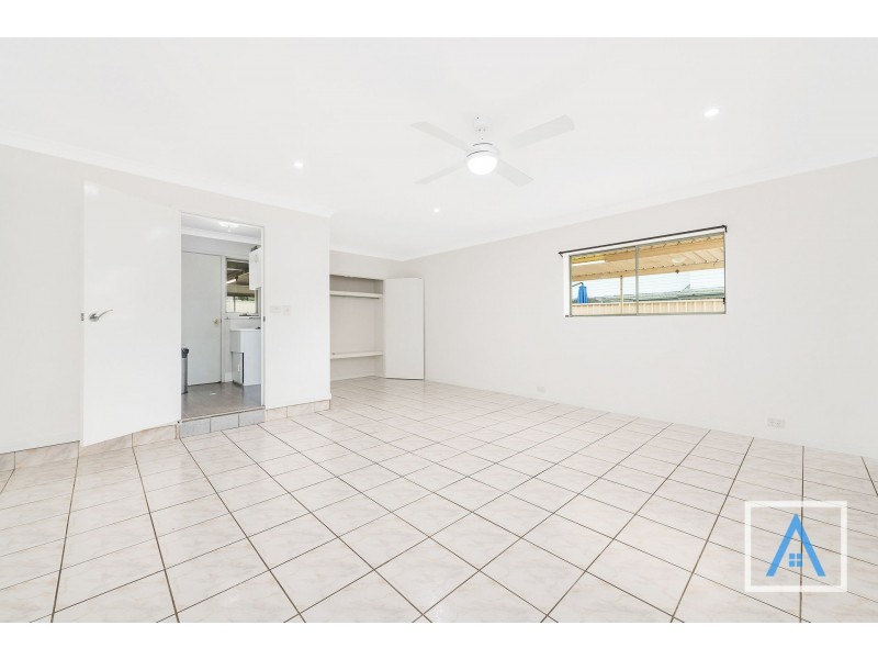 13 Gunn Place, St Helens Park NSW 2560