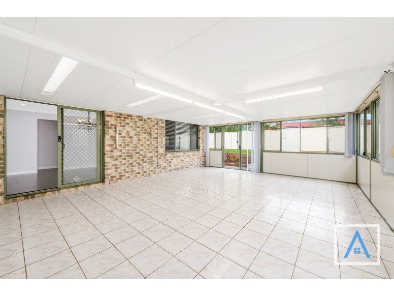 13 Gunn Place, St Helens Park NSW 2560