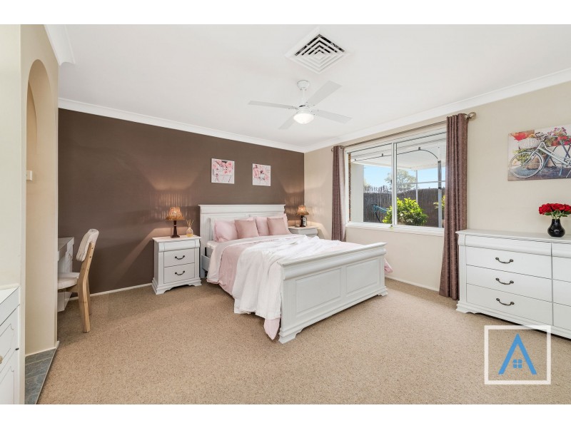 9 Tandara Avenue, Bradbury NSW 2560