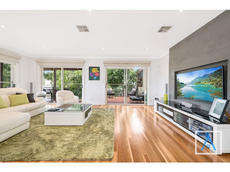 1 Scaranish Way, Macquarie Links NSW 2565