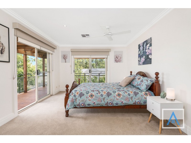 1 Scaranish Way, Macquarie Links NSW 2565