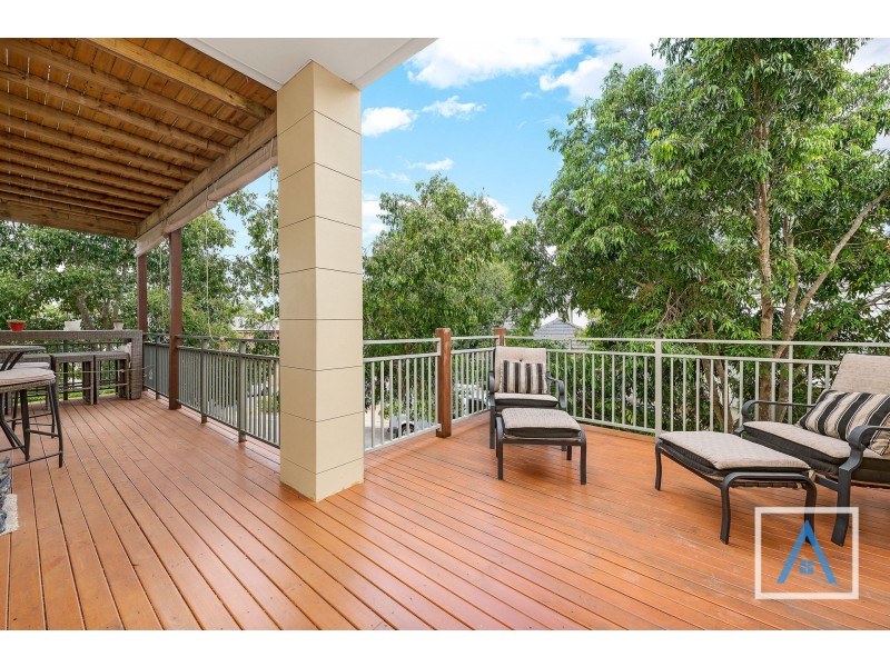 1 Scaranish Way, Macquarie Links NSW 2565