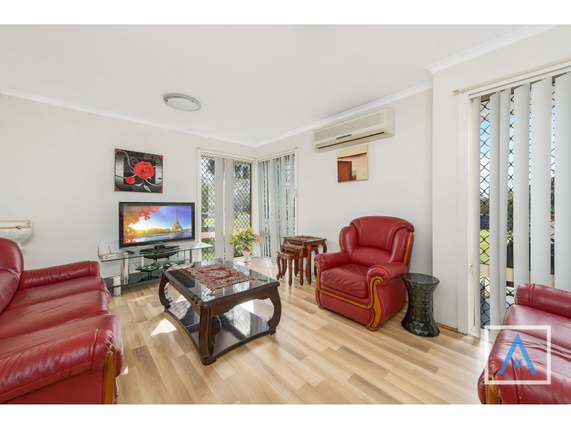 10 Kullaroo Avenue, Bradbury NSW 2560