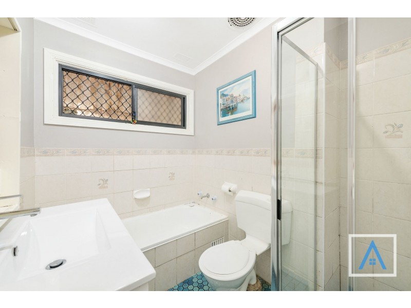 10 Kullaroo Avenue, Bradbury NSW 2560