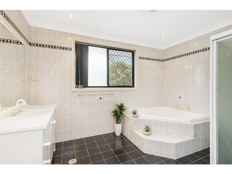 24 Maryfields Drive, Blair Athol NSW 2560