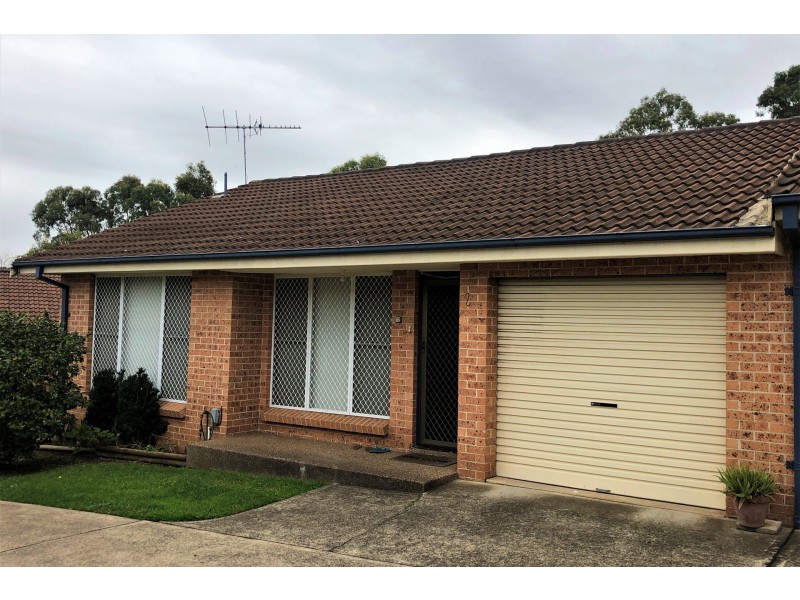 12/2 Bensley Road, Macquarie Fields NSW 2564