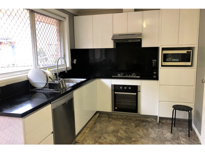 12/2 Bensley Road, Macquarie Fields NSW 2564