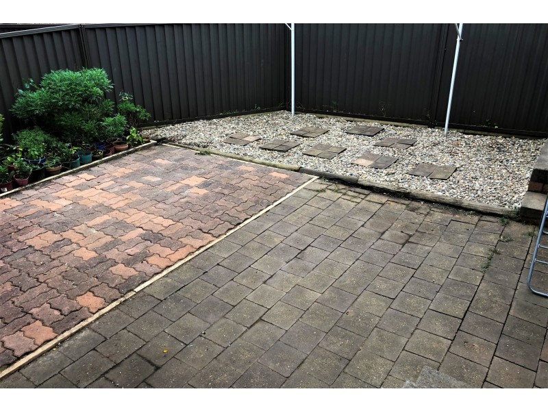 12/2 Bensley Road, Macquarie Fields NSW 2564