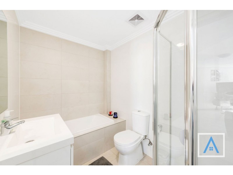 17/43 Santana Road, Campbelltown NSW 2560