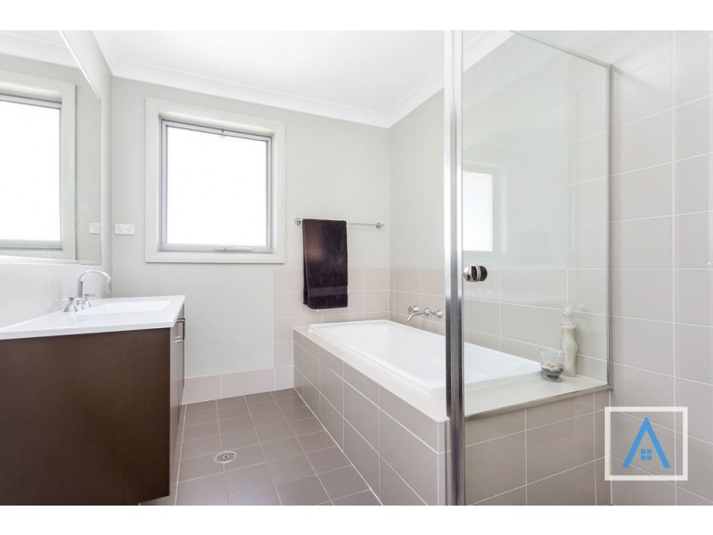 9 Mindona Street, Leumeah NSW 2560