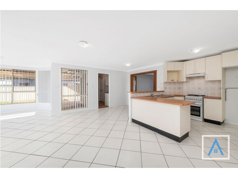 32 Pyramus Circuit, Rosemeadow NSW 2560