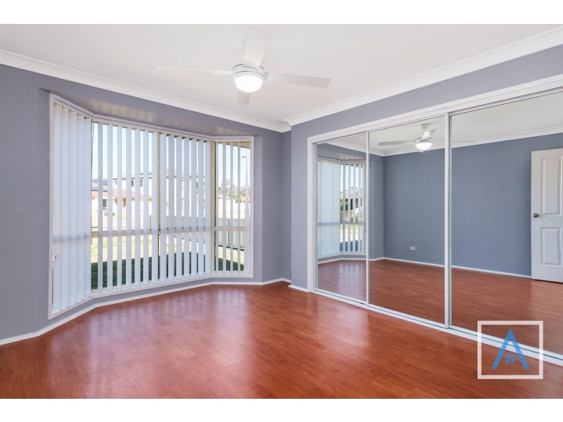 32 Pyramus Circuit, Rosemeadow NSW 2560