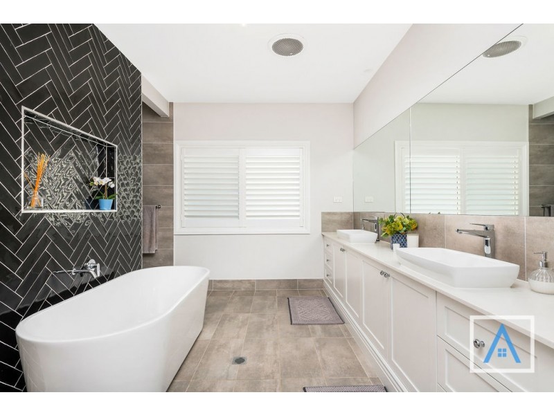 21 Chamberlain Way, Harrington Park NSW 2567