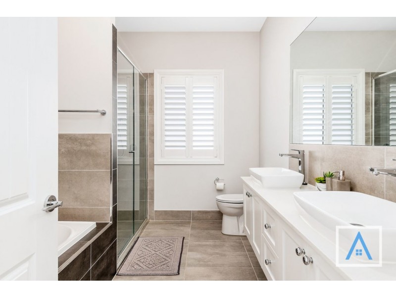 21 Chamberlain Way, Harrington Park NSW 2567