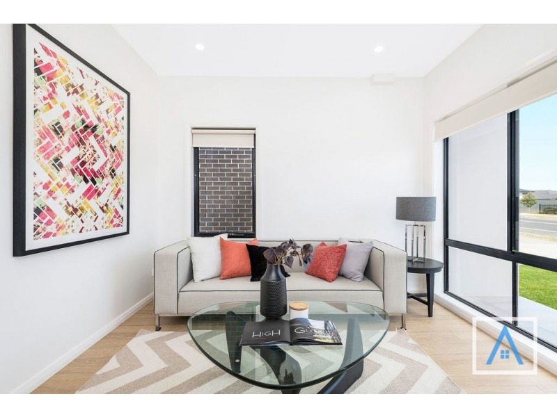 71 Village Circuit, Gregory Hills NSW 2557