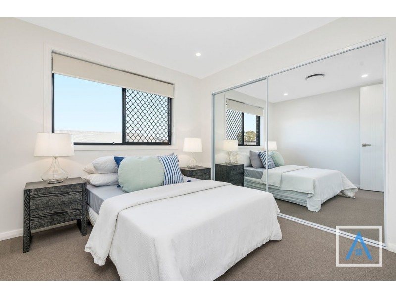 71 Village Circuit, Gregory Hills NSW 2557