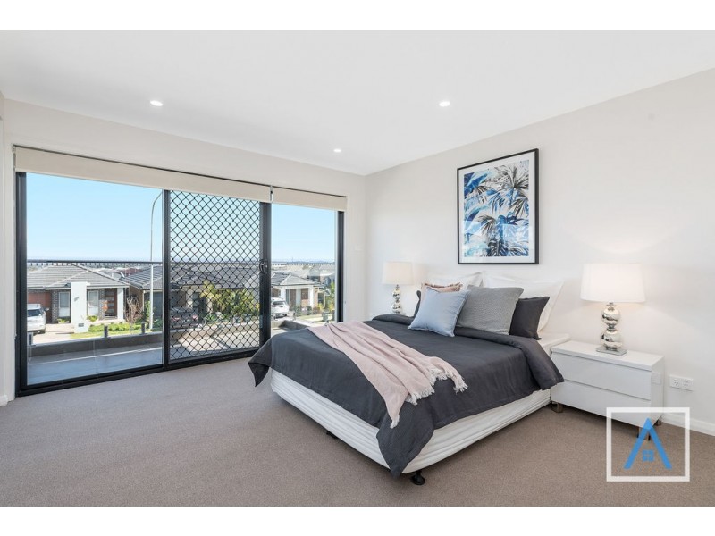 71 Village Circuit, Gregory Hills NSW 2557