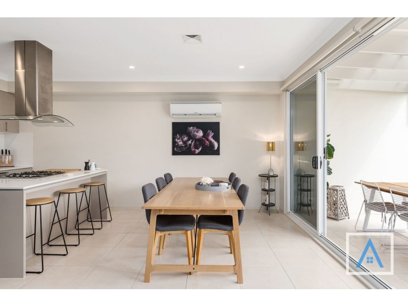 111 Liz Kernohan Drive, Elderslie NSW 2570