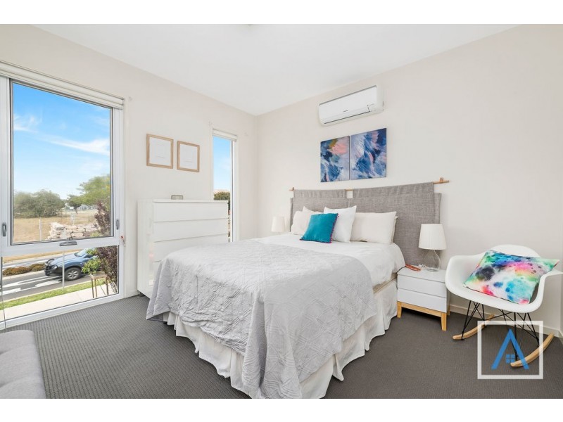 111 Liz Kernohan Drive, Elderslie NSW 2570