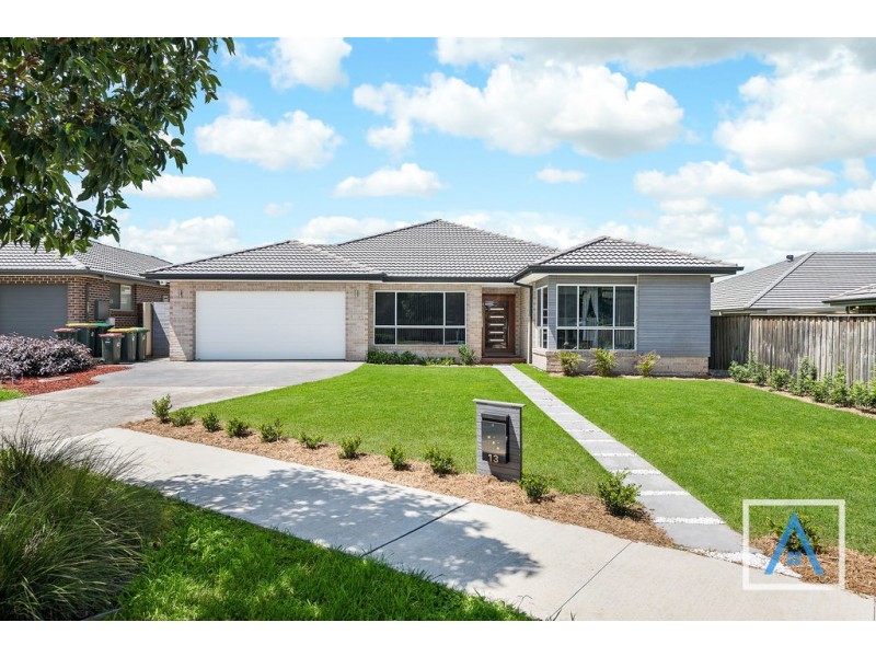 13 Neil Place, Oran Park NSW 2570