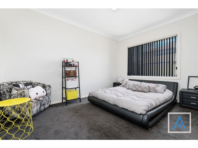 13 Neil Place, Oran Park NSW 2570