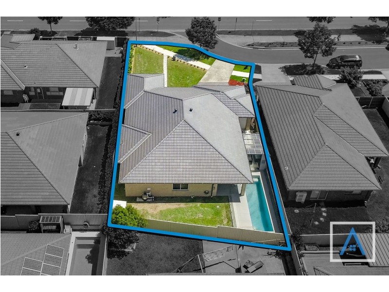 13 Neil Place, Oran Park NSW 2570