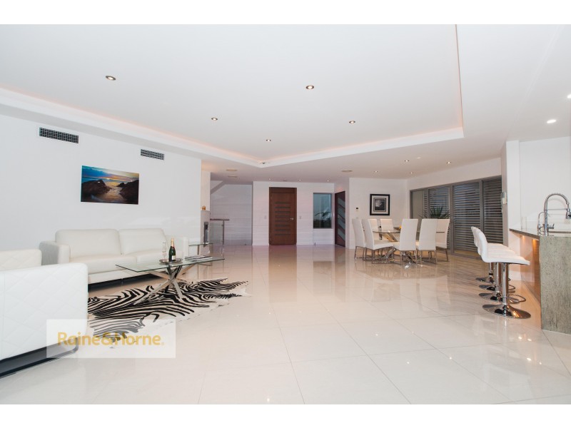 1/44 Tamborine Street, Mermaid Beach QLD 4218