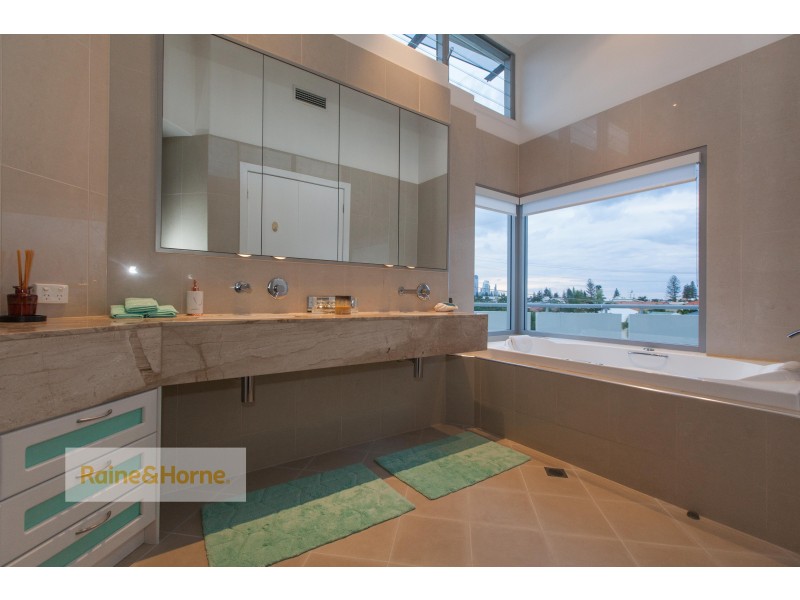 1/44 Tamborine Street, Mermaid Beach QLD 4218