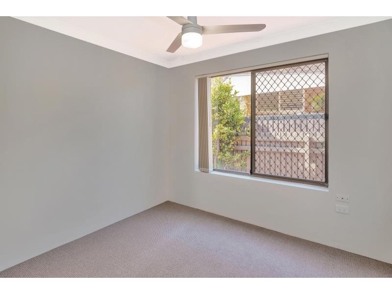 4/105 Sunshine Boulevard, Mermaid Waters QLD 4218