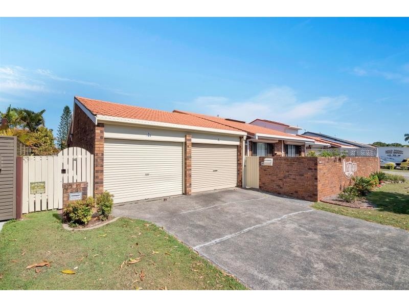 4/105 Sunshine Boulevard, Mermaid Waters QLD 4218