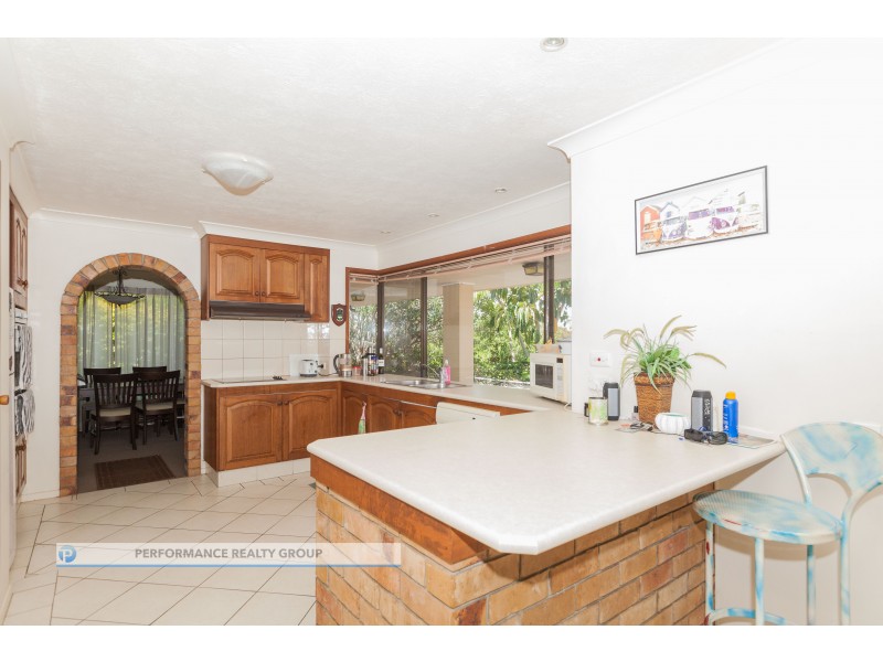 12 Delungra Street, Broadbeach Waters QLD 4218