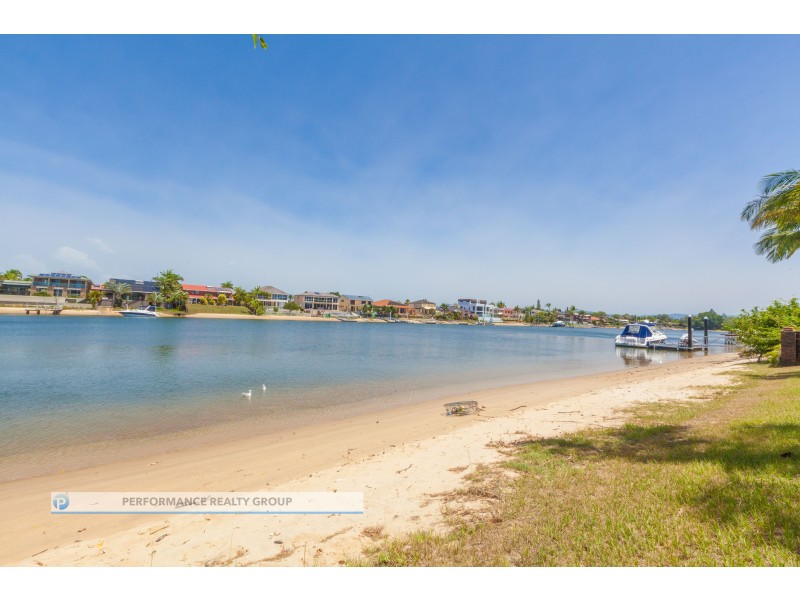 12 Delungra Street, Broadbeach Waters QLD 4218