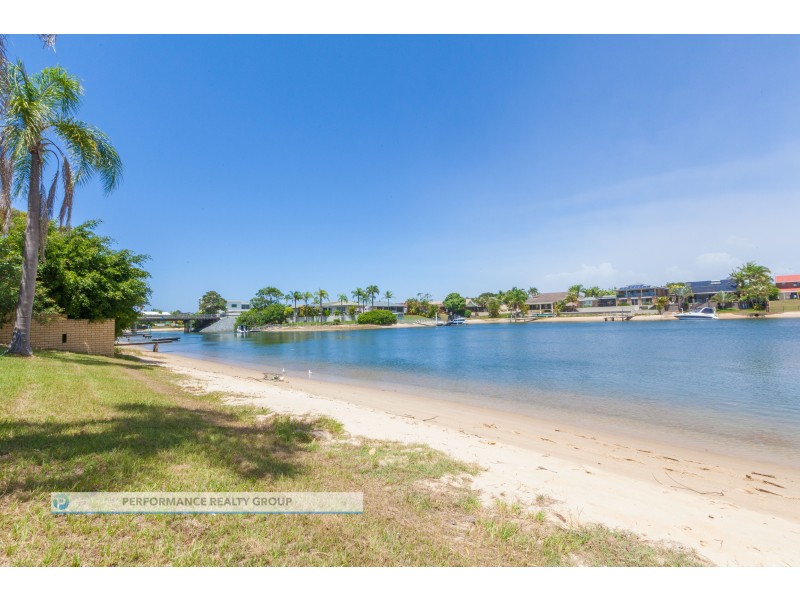 12 Delungra Street, Broadbeach Waters QLD 4218