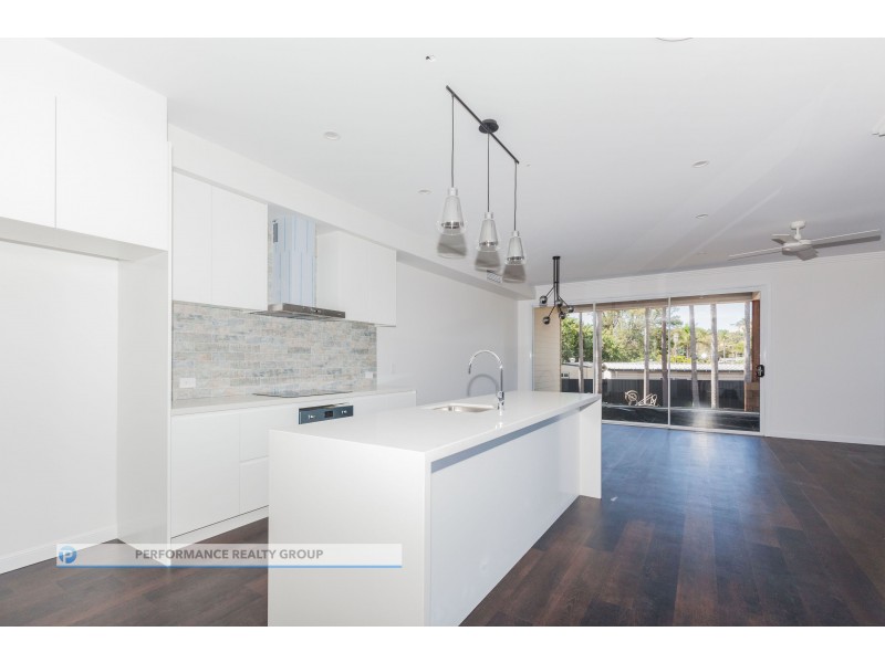 23A Alec Avenue, Mermaid Waters QLD 4218