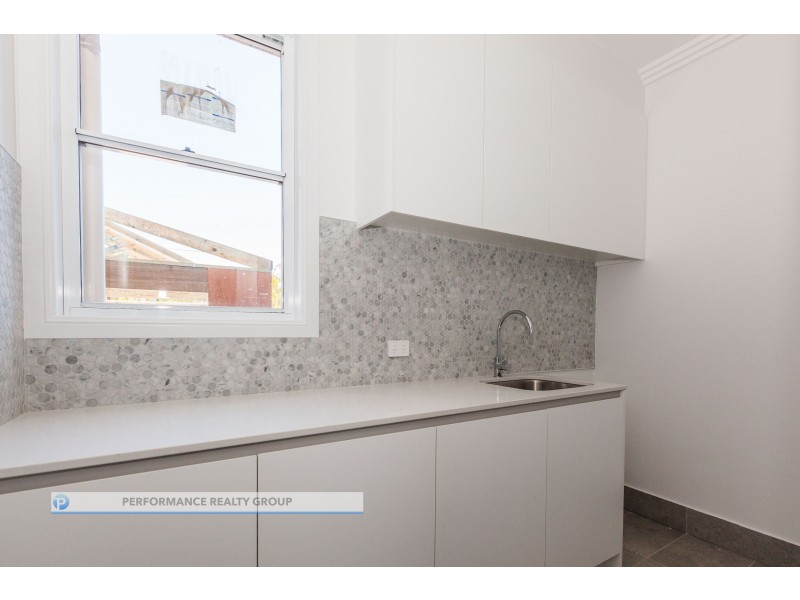 23A Alec Avenue, Mermaid Waters QLD 4218