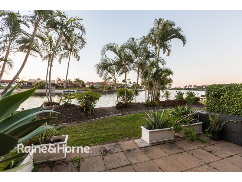 16/300 Cottesloe Drive, Mermaid Waters QLD 4218