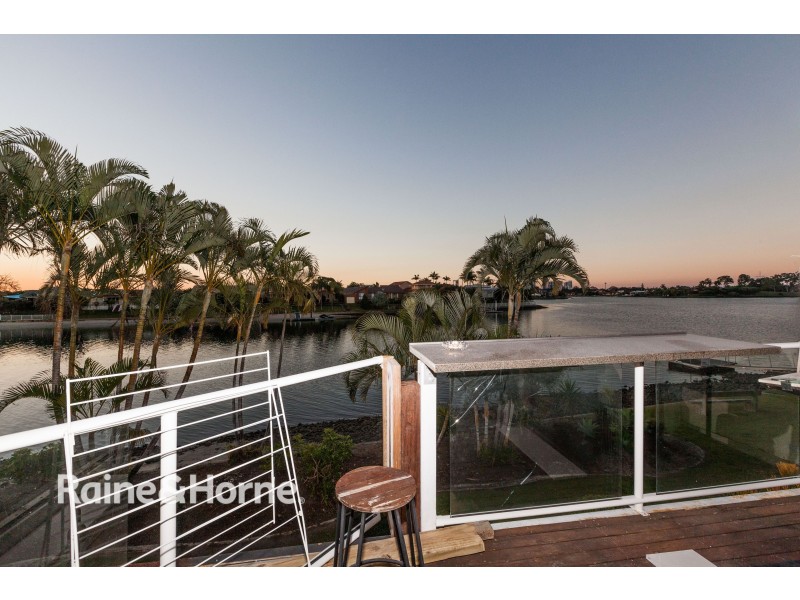 16/300 Cottesloe Drive, Mermaid Waters QLD 4218