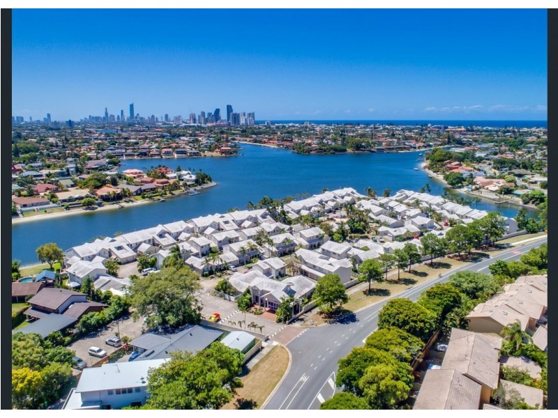 16/300 Cottesloe Drive, Mermaid Waters QLD 4218
