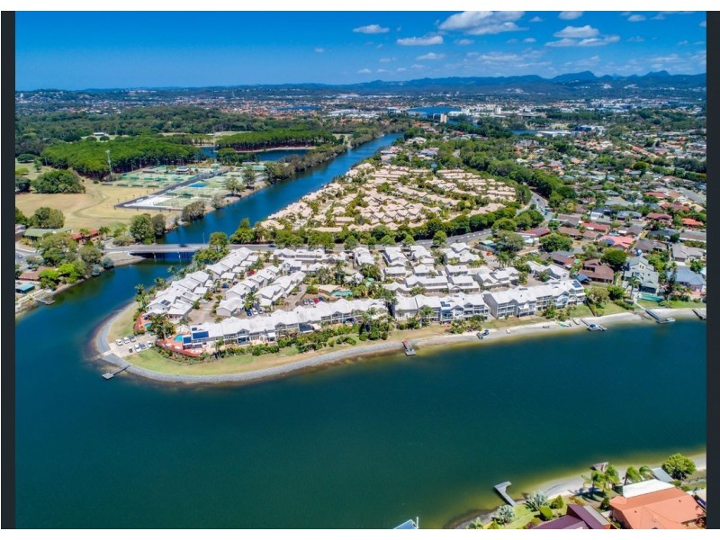 16/300 Cottesloe Drive, Mermaid Waters QLD 4218