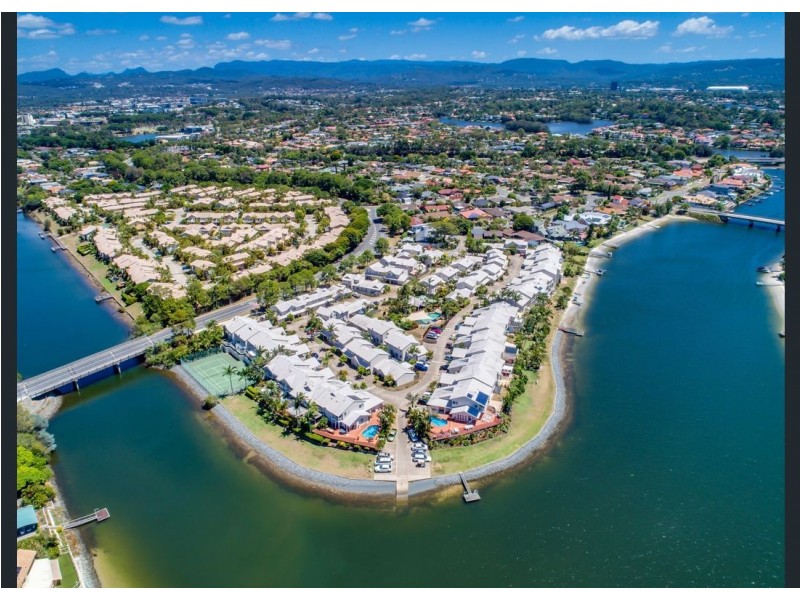 16/300 Cottesloe Drive, Mermaid Waters QLD 4218