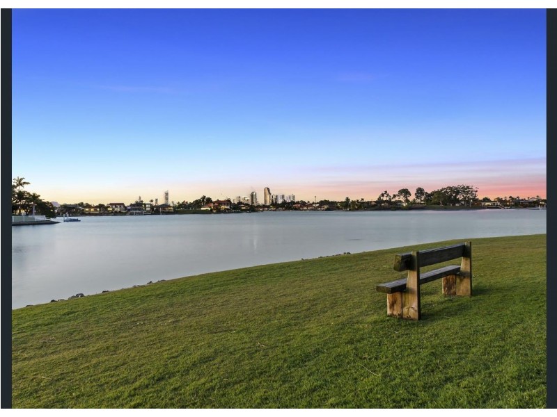 16/300 Cottesloe Drive, Mermaid Waters QLD 4218