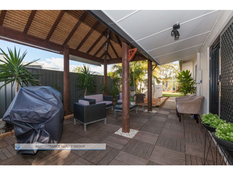 32 Poinciana Boulevard, Broadbeach Waters QLD 4218